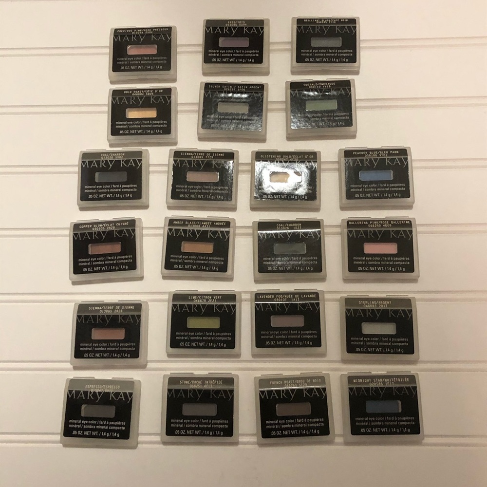 Lot of 22 Mary Kay Eye Colors NEW!!